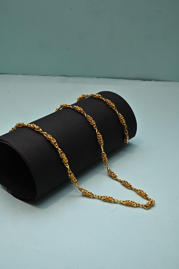 Intricate Knotted Chain