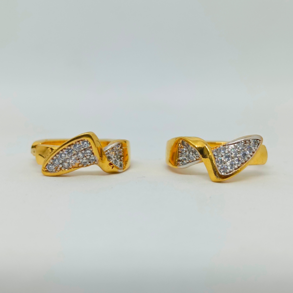 Luxurious Asymmetrical Stud Earrings with Sparkling Stones