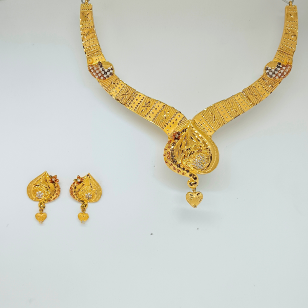 Intricate Heart Necklace Set