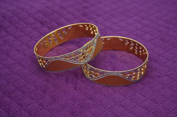 Textured Floral Bangle Set