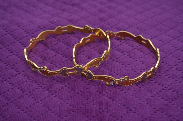 Dual-Tone Heart Motif Bangle Set