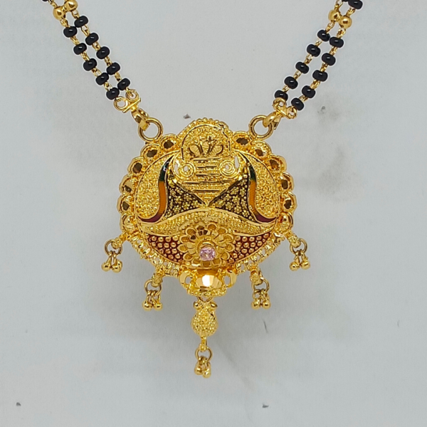 Elegant Mangalsutra with Intricate Pendant