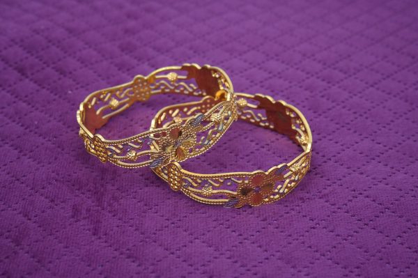 Intricate Floral Bangle Set