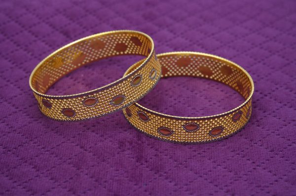Intricate Diamond-Shaped Bangle Set